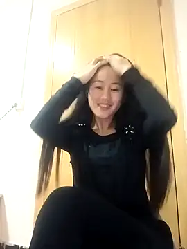 luy-xinh02 online show from 11/13/25, 11:42