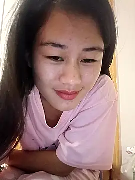 luy-xinh02 online show from 11/16/25, 12:44