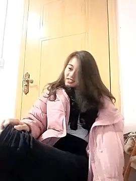 luy-xinh02 online show from 12/21/25, 09:05