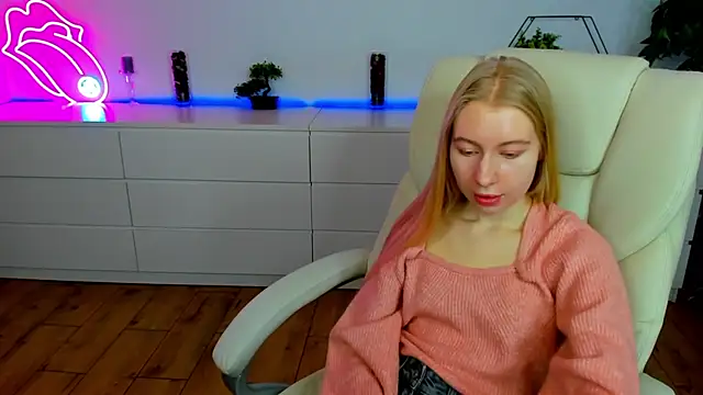 Alina Blonde online show from 11/19/25, 06:35