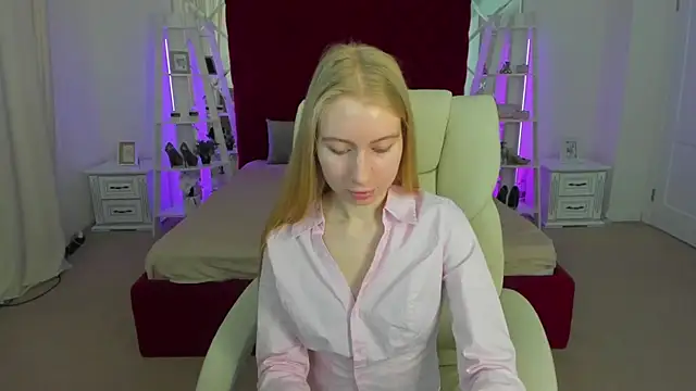 Alina Blonde online show from 04/12/26, 06:07
