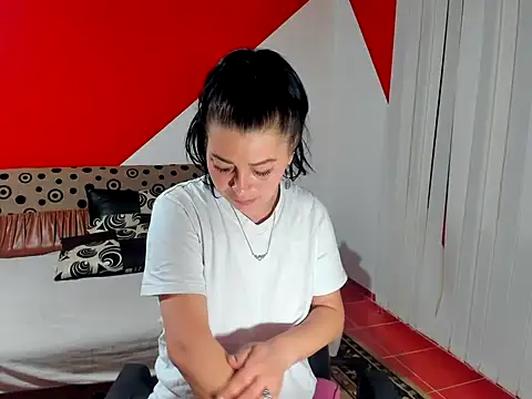 Snapshot of Soffy_Skye chatting on 11/09/25, 03:49 Soffy Skye online show from 11/09/25, 03:49