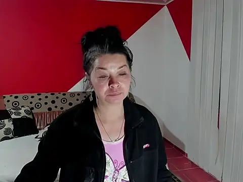 Snapshot of Soffy_Skye chatting on 11/14/25, 04:33 Soffy Skye online show from 11/14/25, 04:33