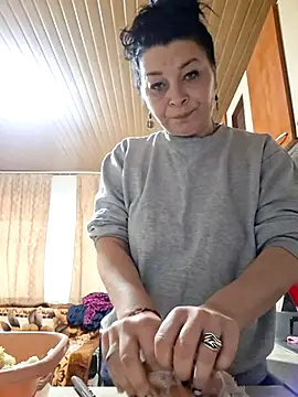 Snapshot of Soffy_Skye chatting on 11/21/25, 07:07 Soffy Skye online show from 11/21/25, 07:07