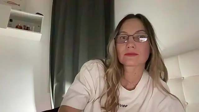 Feyoraa online show from 07/28/26, 03:32
