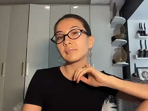 Kivoora online show from 07/22/26, 11:24