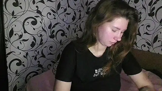 YourEmilie online show from 10/31/25, 05:47