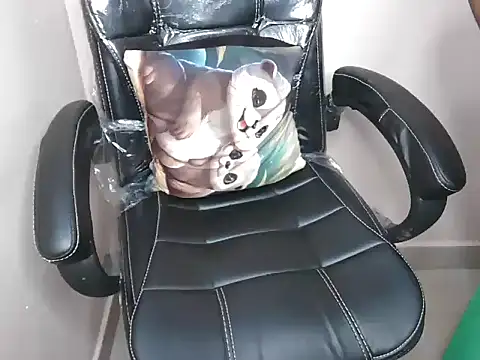 bold naina online show from 10/15/25, 03:50