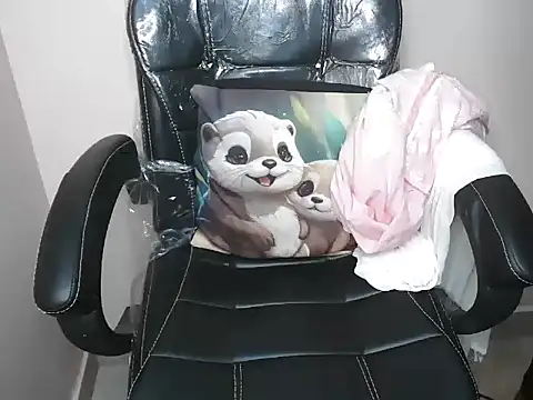 bold naina online show from 10/16/25, 03:40