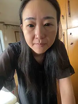 Snapshot of xiuchun100 chatting on 09/29/25, 03:00 xiuchun100 online show from 09/29/25, 03:00