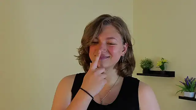 Nellie Tate online show from 09/17/25, 06:31
