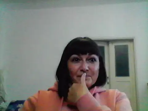 Snapshot of MariannaLove759 chatting on 10/14/25, 05:30 MariannaLove759 online show from 10/14/25, 05:30