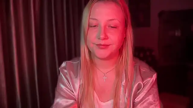 Snapshot of BikiHellena chatting on 11/25/25, 11:05 BikiHellena online show from 11/25/25, 11:05