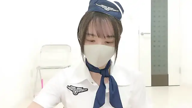  Mia land  online show from 11/28/25, 01:14