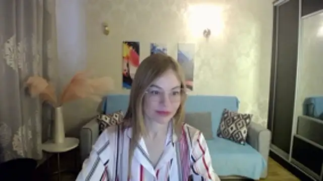 shy hot cat online show from 12/03/25, 08:12