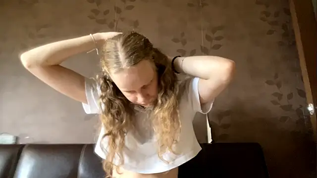 GlyndaCaver online show from 10/03/25, 09:50