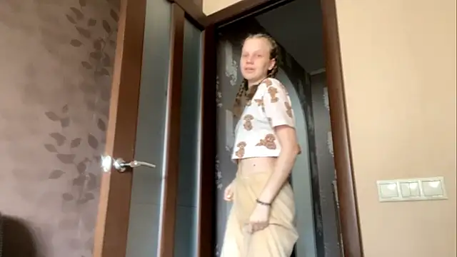 GlyndaCaver online show from 10/04/25, 10:57