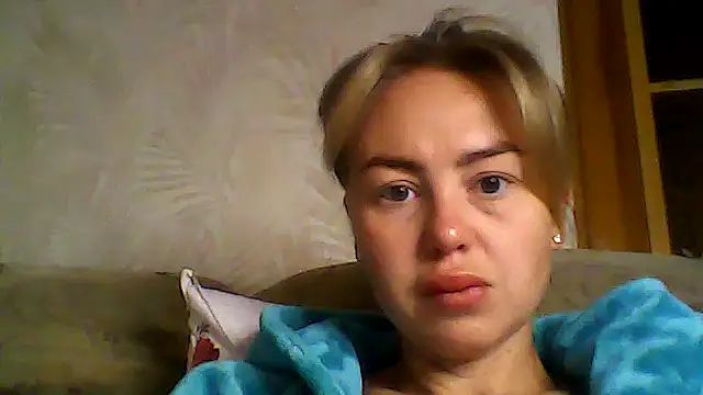 Snapshot of MartaLuna_ chatting on 09/29/25, 07:35 MartaLuna online show from 09/29/25, 07:35