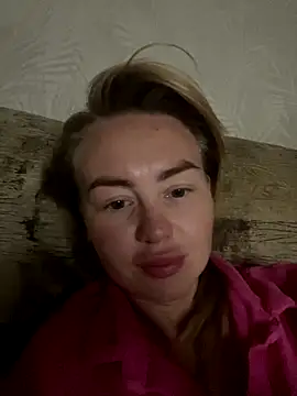 Snapshot of MartaLuna_ chatting on 10/01/25, 07:20 MartaLuna online show from 10/01/25, 07:20