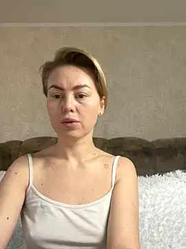 Snapshot of MartaLuna_ chatting on 10/30/25, 06:59 MartaLuna online show from 10/30/25, 06:59