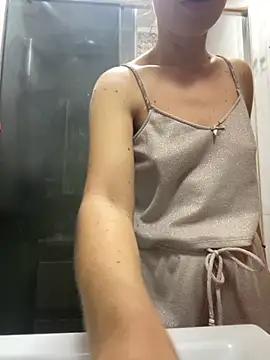 Snapshot of MartaLuna_ chatting on 11/01/25, 07:49 MartaLuna online show from 11/01/25, 07:49