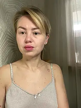 Snapshot of MartaLuna_ chatting on 11/03/25, 07:09 MartaLuna online show from 11/03/25, 07:09