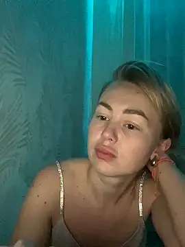 Snapshot of MartaLuna_ chatting on 11/03/25, 07:15 MartaLuna online show from 11/03/25, 07:15