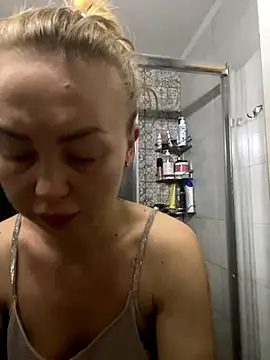 Snapshot of MartaLuna_ chatting on 11/06/25, 07:26 MartaLuna online show from 11/06/25, 07:26