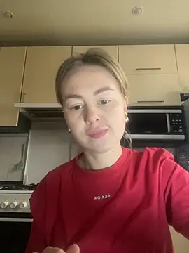 Snapshot of MartaLuna_ chatting on 11/28/25, 11:57 MartaLuna online show from 11/28/25, 11:57