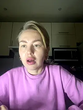 Snapshot of MartaLuna_ chatting on 12/02/25, 07:20 MartaLuna online show from 12/02/25, 07:20