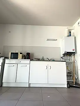 Snapshot of douceebene chatting on 10/02/25, 02:02 douceebene online show from 10/02/25, 02:02