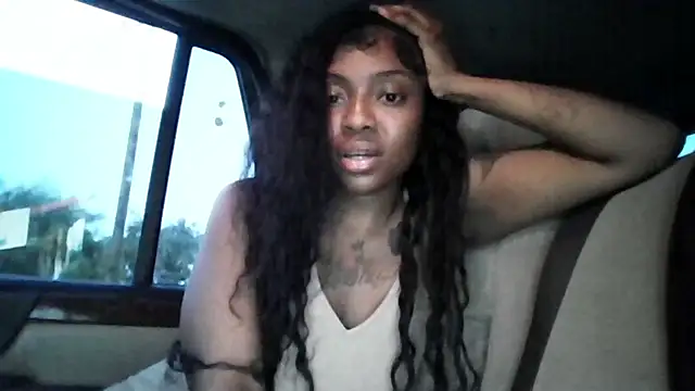 Cocochanel4567 online show from 05/20/26, 03:02