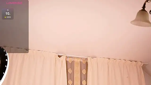 PlayfulAvalyn online show from 10/31/25, 11:17