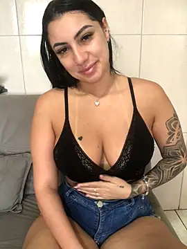 Snapshot of Andreininha chatting on 10/27/25, 07:40 Andreininha online show from 10/27/25, 07:40