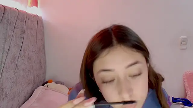 kimmy vegga2 online show from 10/15/25, 12:27