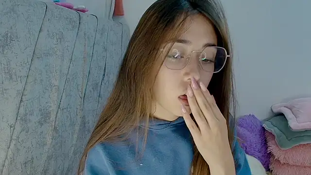 kimmy vegga2 online show from 10/19/25, 05:08