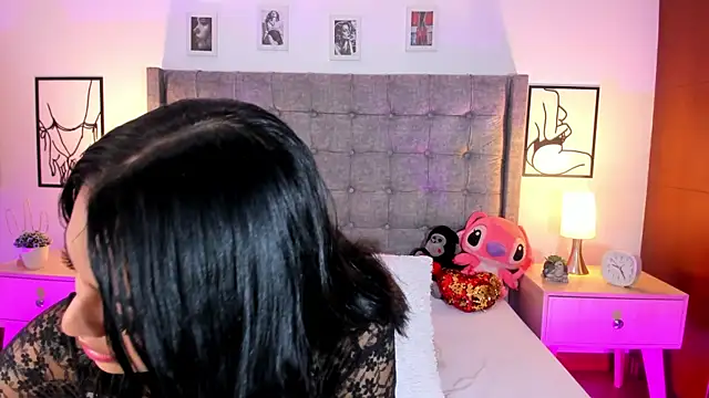 Snapshot of Linda_Fosterr chatting on 09/27/25, 02:27 Linda Fosterr online show from 09/27/25, 02:27