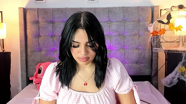 Snapshot of Linda_Fosterr chatting on 11/04/25, 02:32 Linda Fosterr online show from 11/04/25, 02:32