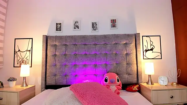 Snapshot of Linda_Fosterr chatting on 11/15/25, 02:31 Linda Fosterr online show from 11/15/25, 02:31