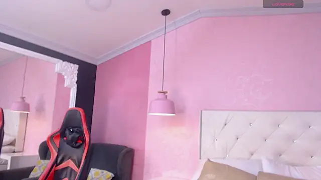 NatashaLimaa online show from 09/30/25, 03:00