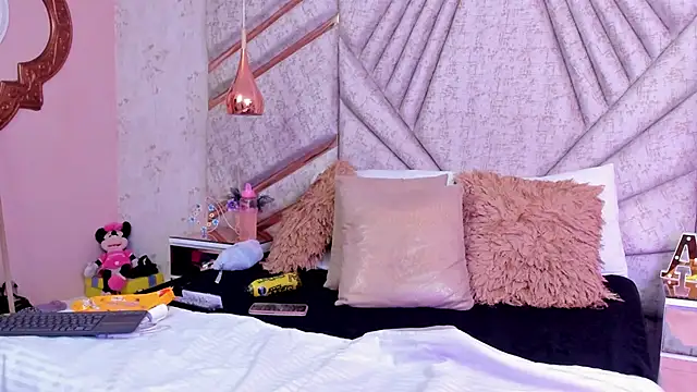 NatashaLimaa online show from 10/26/25, 03:23