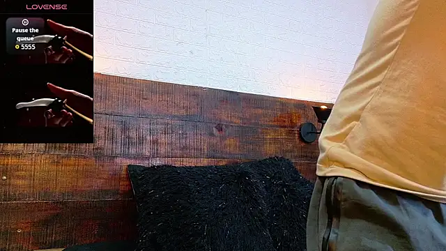 Snapshot of JhosuaVega chatting on 09/25/25, 01:20 JhosuaVega online show from 09/25/25, 01:20