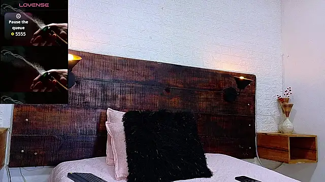 Snapshot of JhosuaVega chatting on 10/08/25, 07:00 JhosuaVega online show from 10/08/25, 07:00