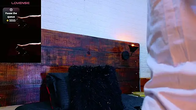 Snapshot of JhosuaVega chatting on 10/11/25, 09:24 JhosuaVega online show from 10/11/25, 09:24