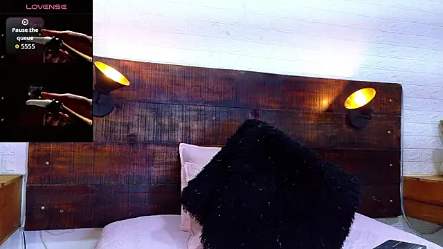 Snapshot of JhosuaVega chatting on 10/17/25, 06:54 JhosuaVega online show from 10/17/25, 06:54