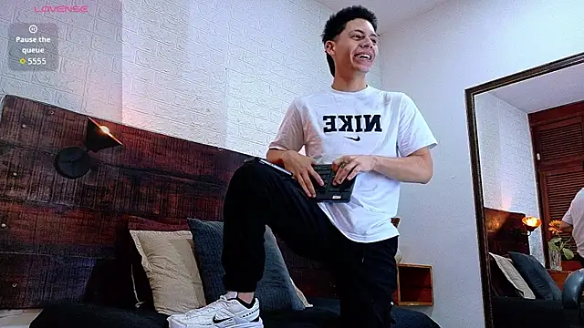 JhosuaVega online show from 11/21/25, 04:33