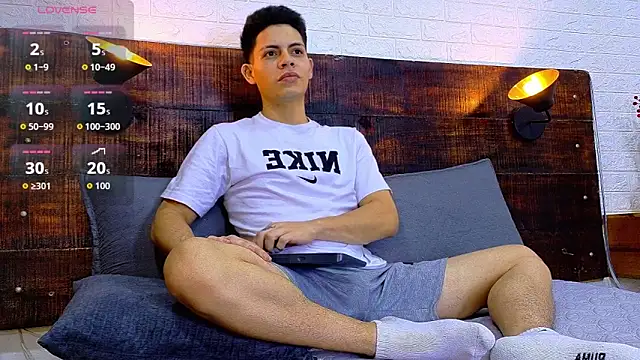 JhosuaVega online show from 12/03/25, 01:46