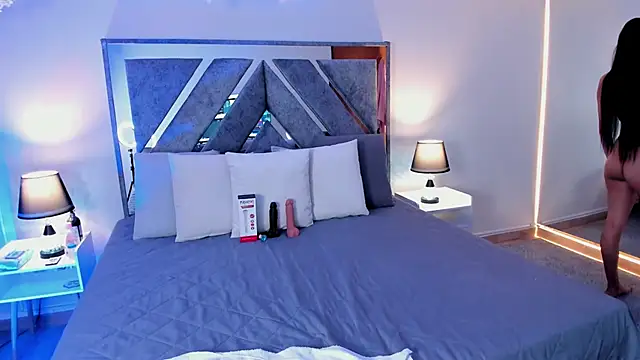 Isa Rouse   online show from 10/31/25, 02:34