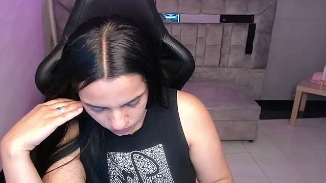 Mialover v online show from 10/02/25, 01:18