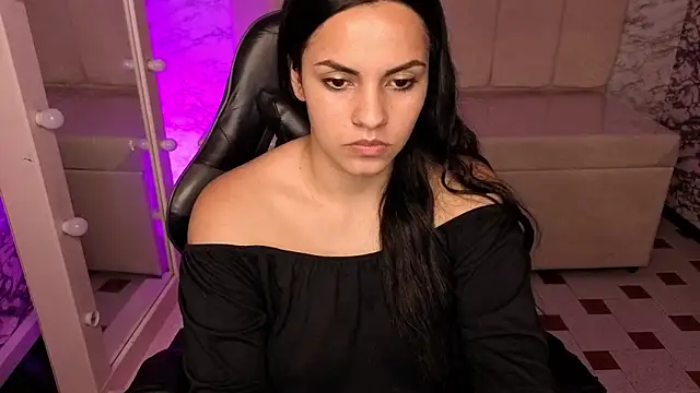 Mialover v online show from 10/05/25, 01:04